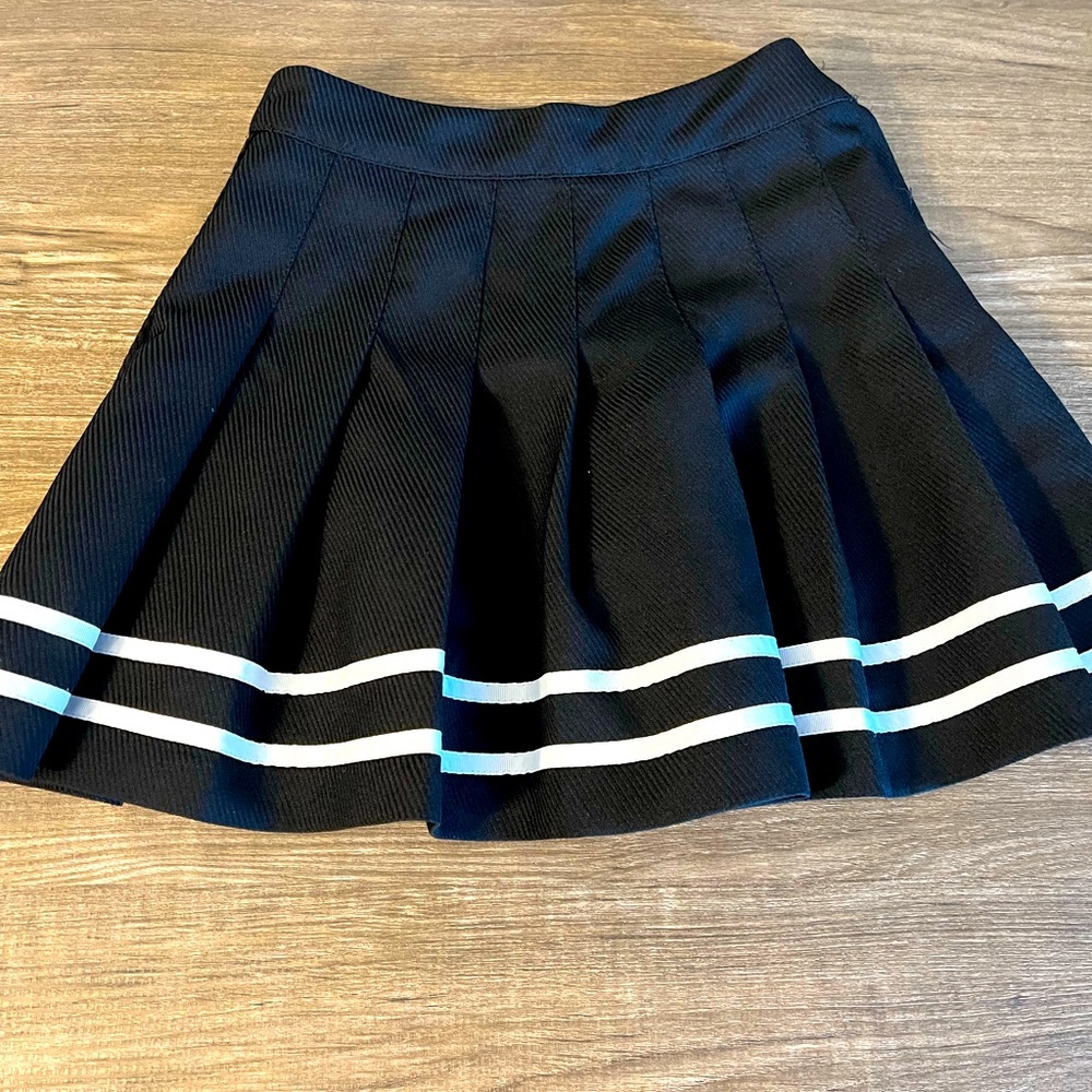 Black and white stripped tennis skirt size 4/6